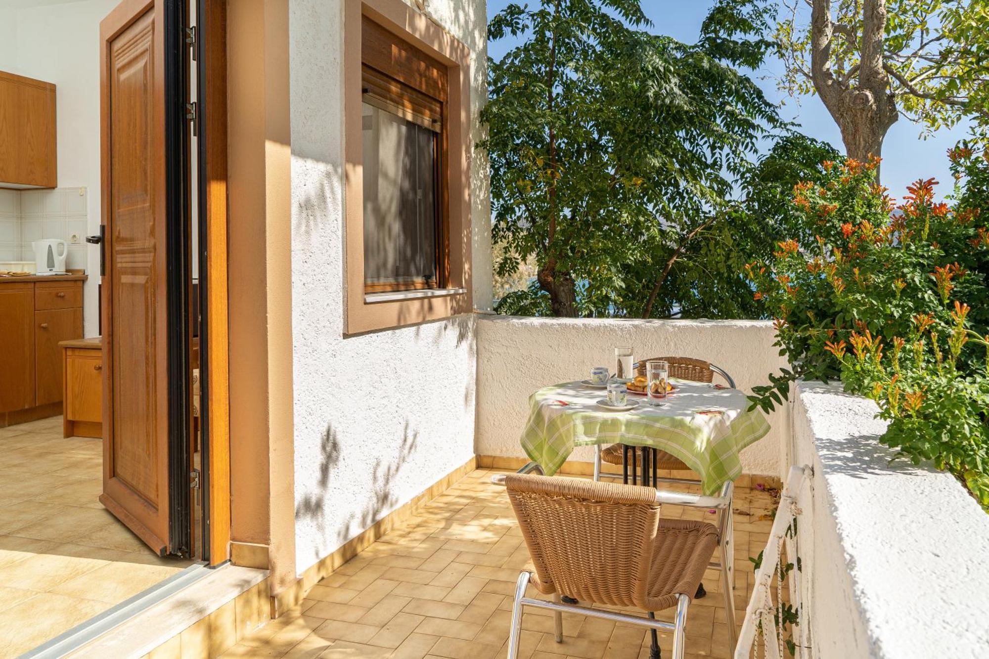 Akrotiri Apartments Makrýgialos Eksteriør billede
