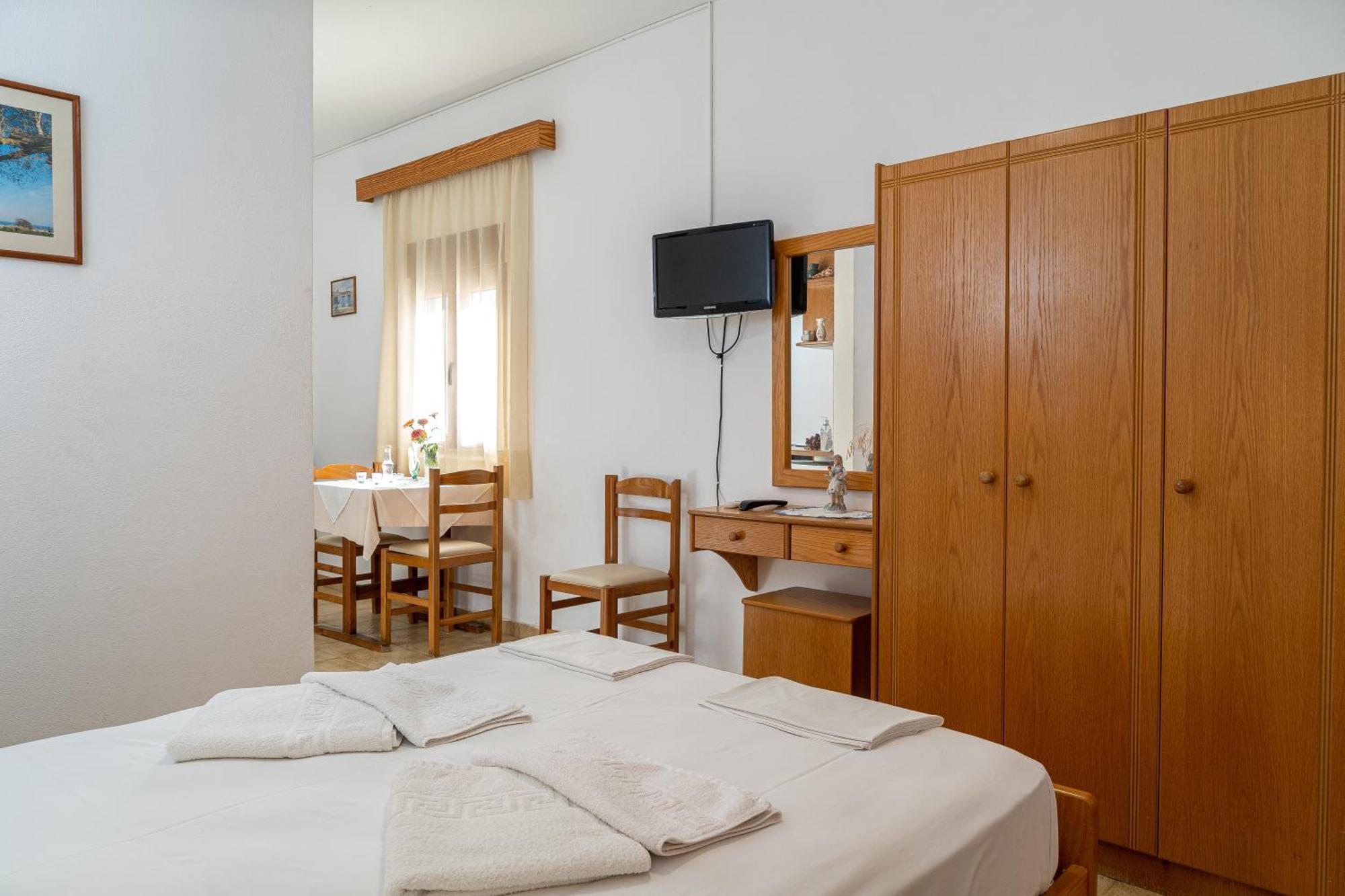Akrotiri Apartments Makrýgialos Eksteriør billede