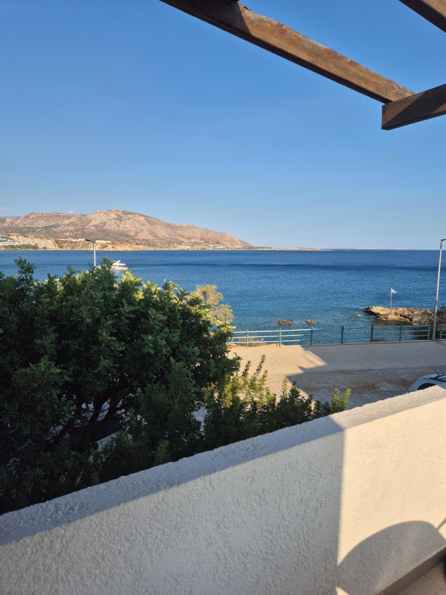 Akrotiri Apartments Makrýgialos Eksteriør billede